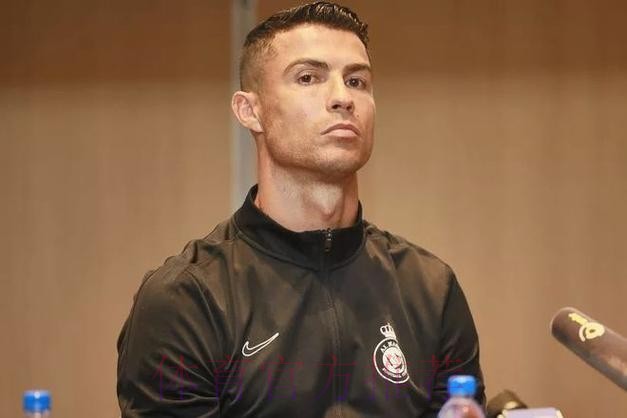 C罗回归皇马三大障碍：年薪、发展策略和老佛爷